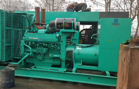 镇海发电机组如何判断水冷式机油散热器内部是否需要清洗？